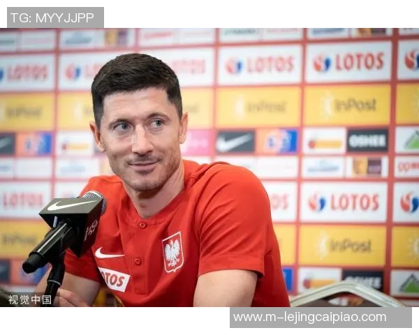 莱万重返德甲与旧主对决拜仁球迷怒斥其背叛与忘恩负义